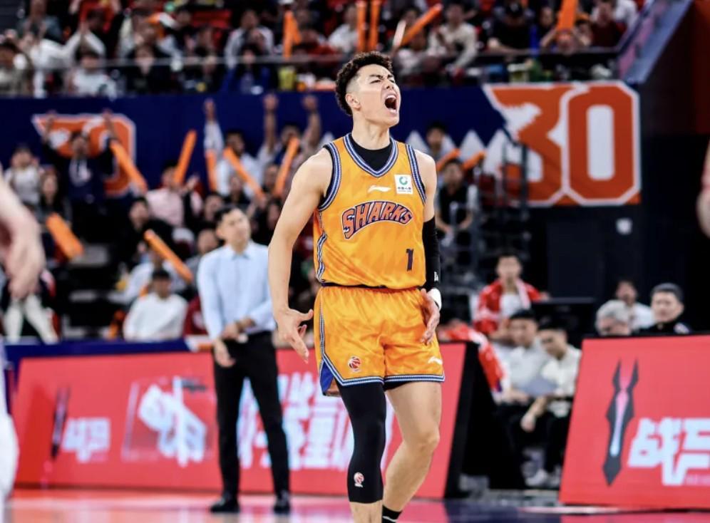 李添荣：恢复期间无法登场很难熬，比赛中一直怒吼嗓子都哑了