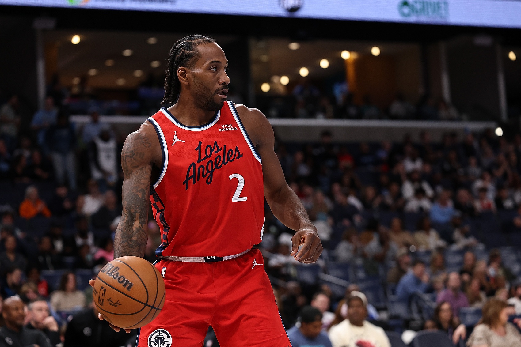 江南体育入口-延续20+仅差3分！伦纳德半场11中7拿下17分4板 首节独得13分